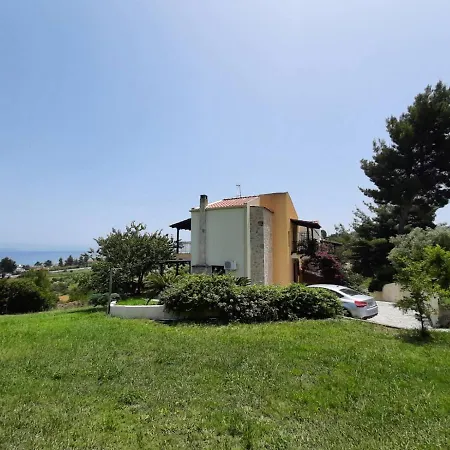 Spacious House With Shared Pool Apartment Hanioti