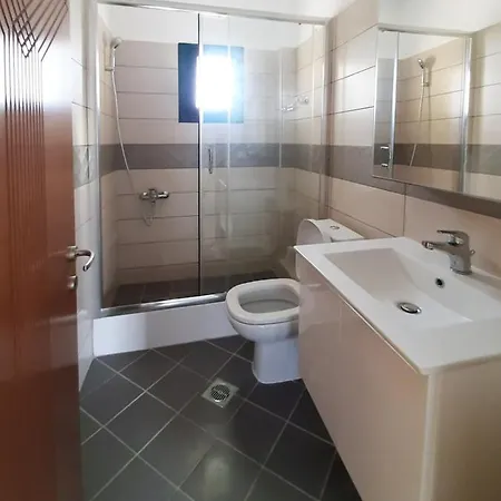 Spacious House With Shared Pool Hanioti