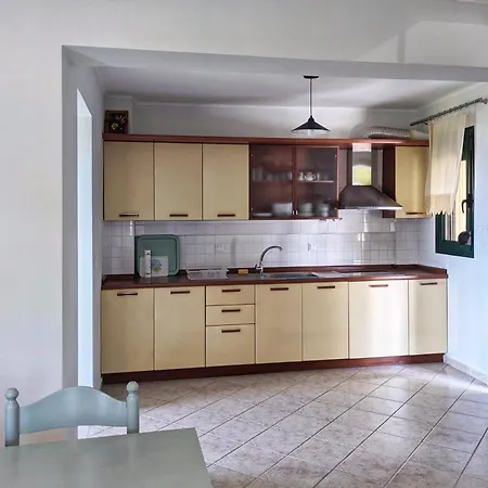 Apartment Spacious House With Shared Pool